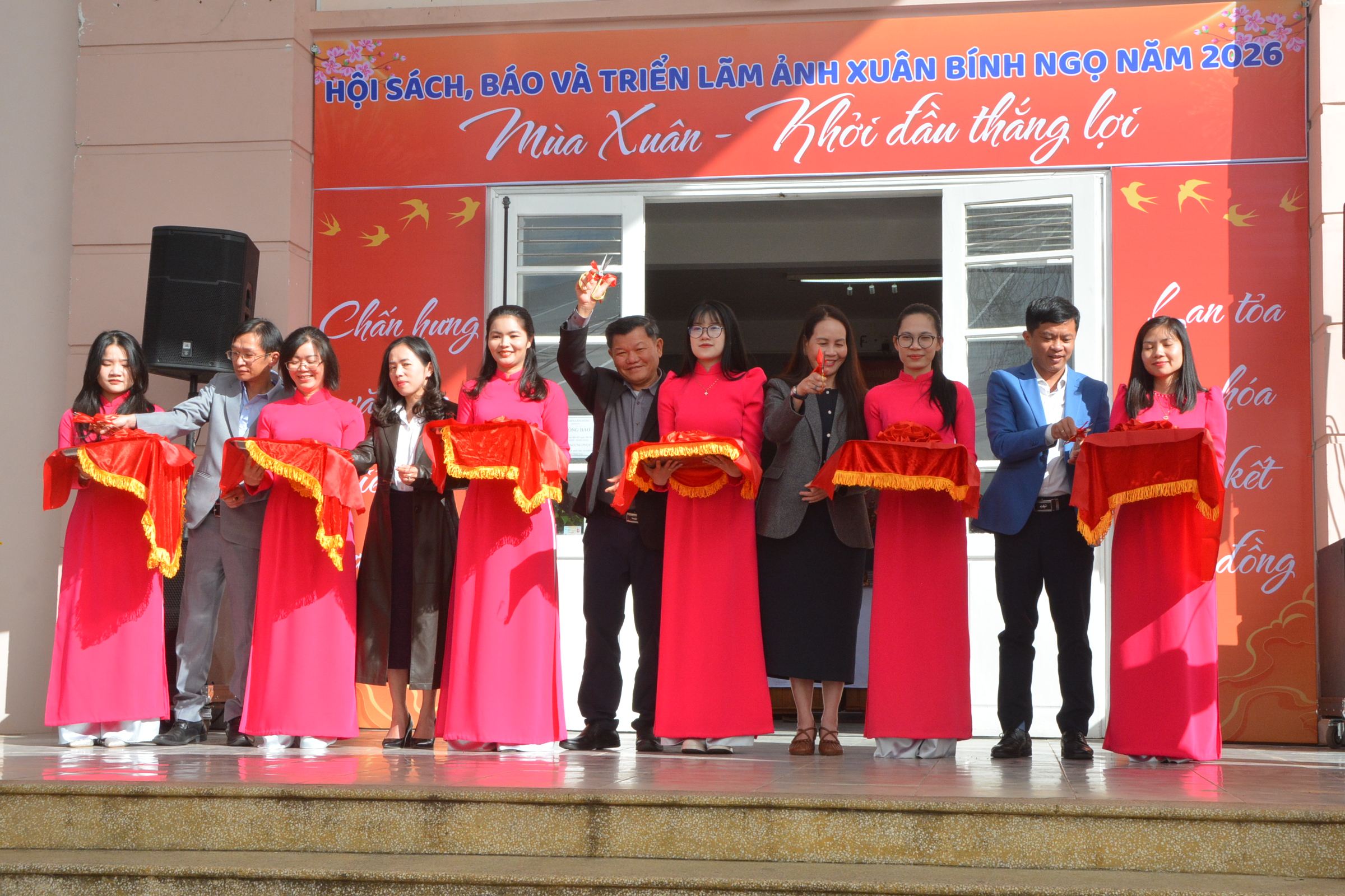 Khai mạc Hội sách, báo và triển lãm ảnh Xuân Bính Ngọ năm 2026