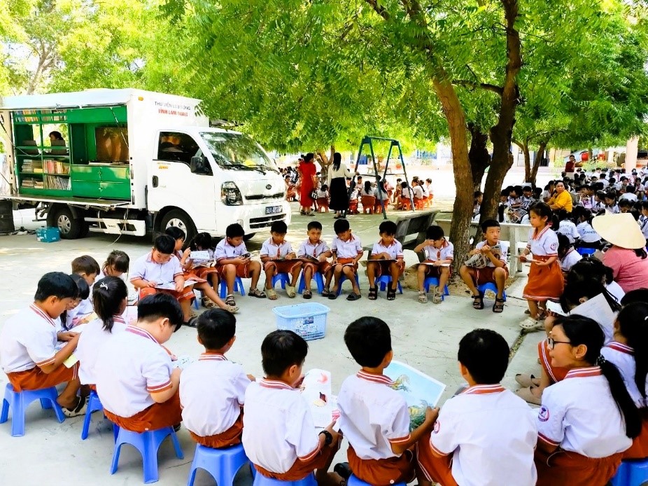 Cải cách hành chính gắn với nâng cao hiệu quả  hoạt động xe ô tô Thư viện lưu động  của Thư viện tỉnh Lâm Đồng