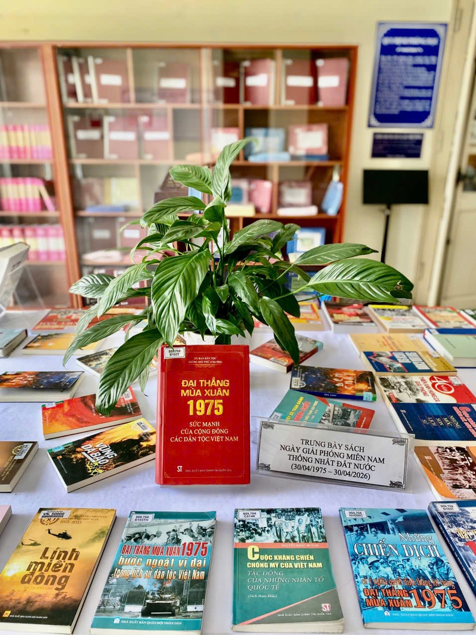 Giới thiệu tác phẩm “Đại thắng mùa Xuân 1975 - Sức mạnh của cộng đồng các dân tộc Việt Nam” kỷ niệm 51 năm Ngày Giải phóng miền Nam, thống nhất đất nước (30/4/1975 - 30/4/2026)