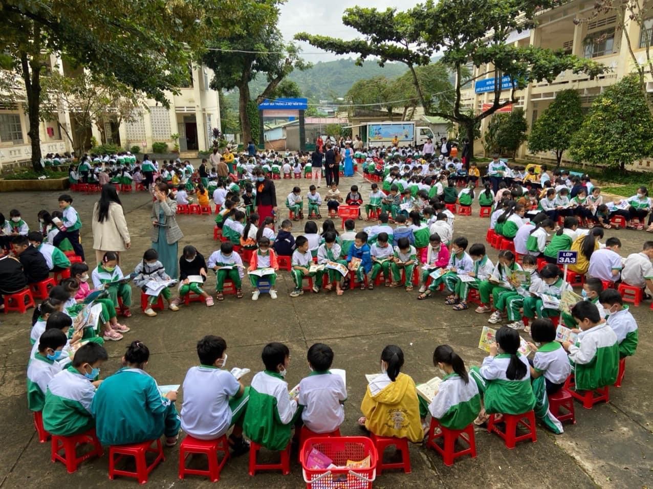 Công tác phục vụ thiếu nhi ở Thư viện công cộng